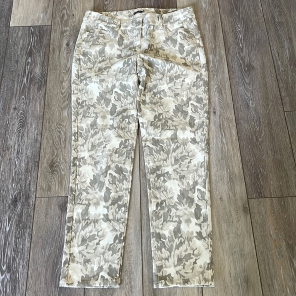 J. McLaughlin Cream and Gray Floral Straight Leg Jeans